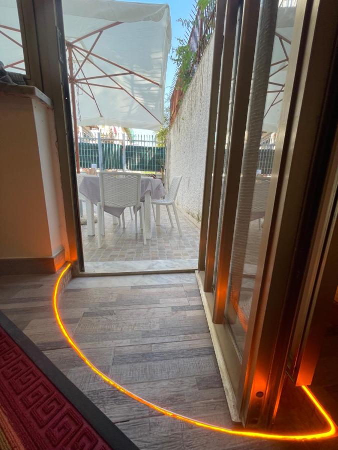 L'Oasi Di Luis Villa Наполи Екстериор снимка